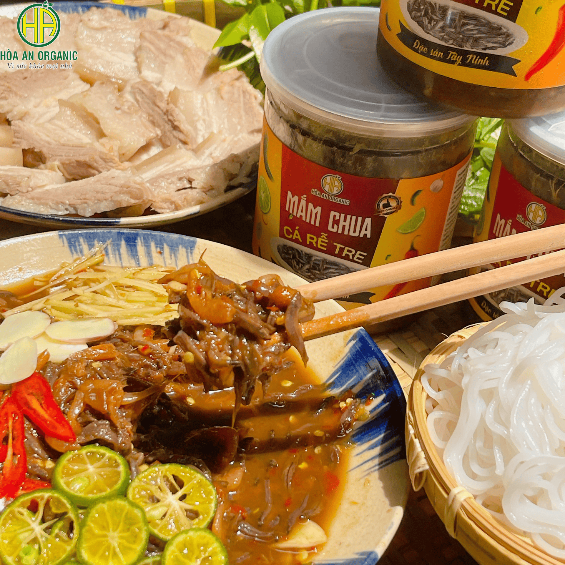 Cùng Hòa An Organic thưởng thức món mắm chua cá rễ tre - đặc sản Tây Ninh
